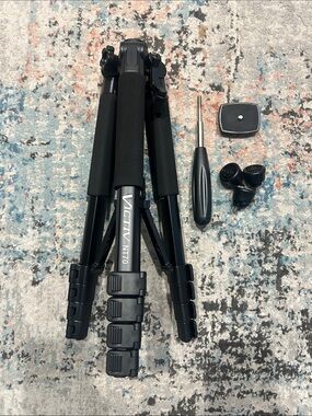 NT70 Black Camera Tripod with Quick Release Plate